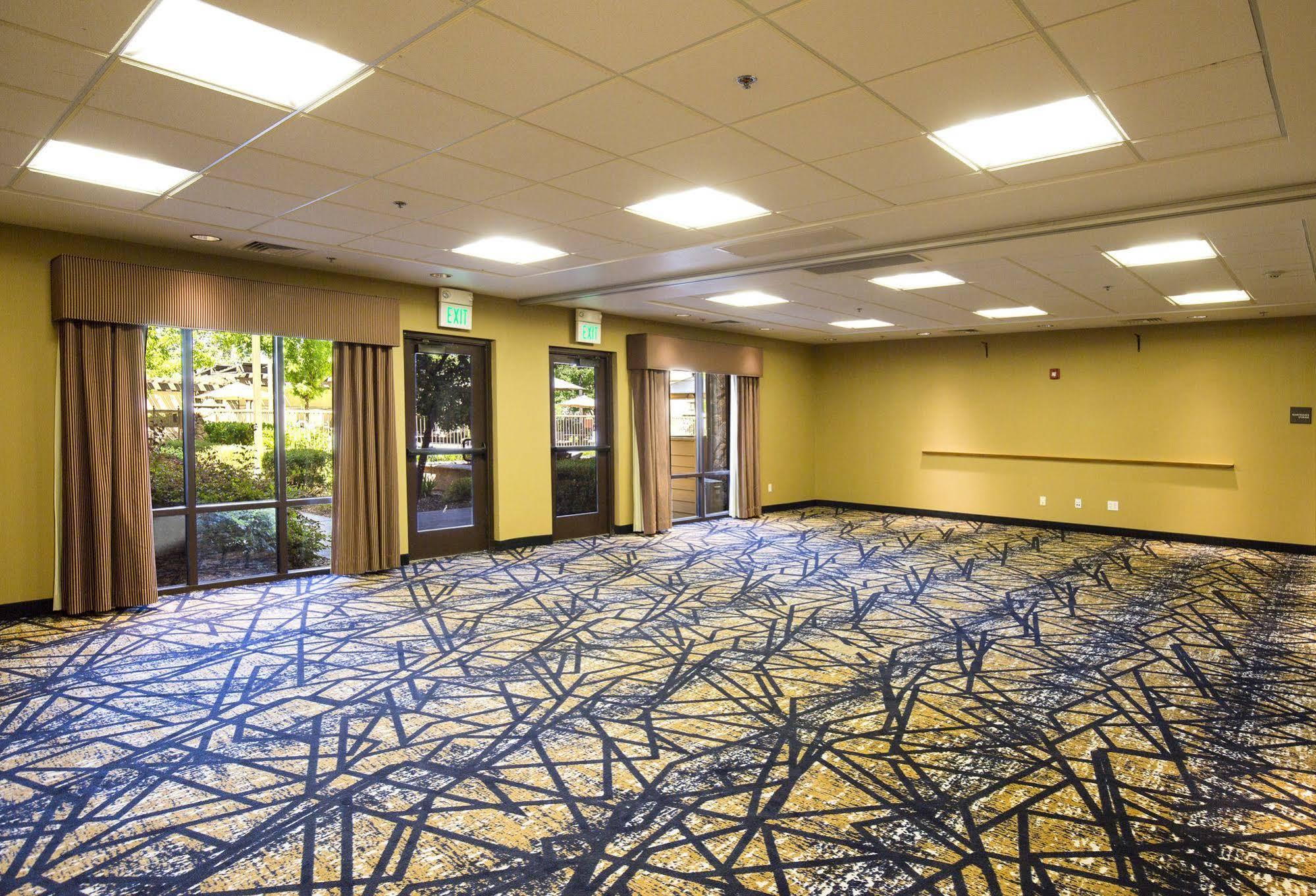 Hampton Inn & Suites Windsor-Sonoma Wine Country Exteriér fotografie