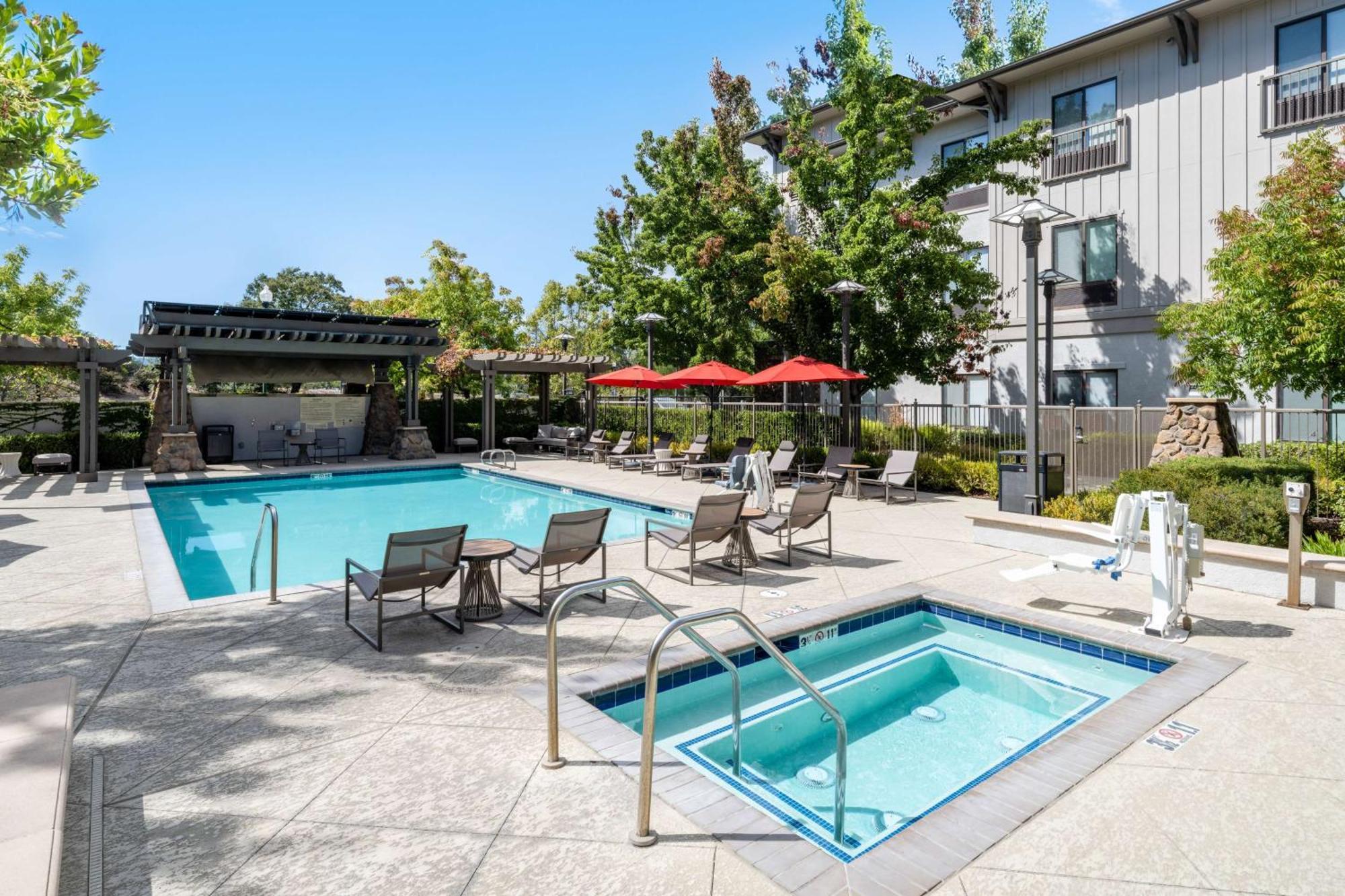 Hampton Inn & Suites Windsor-Sonoma Wine Country Exteriér fotografie