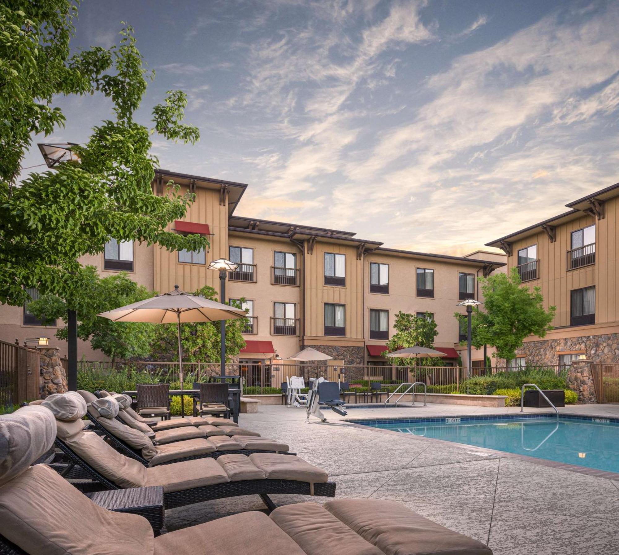 Hampton Inn & Suites Windsor-Sonoma Wine Country Exteriér fotografie